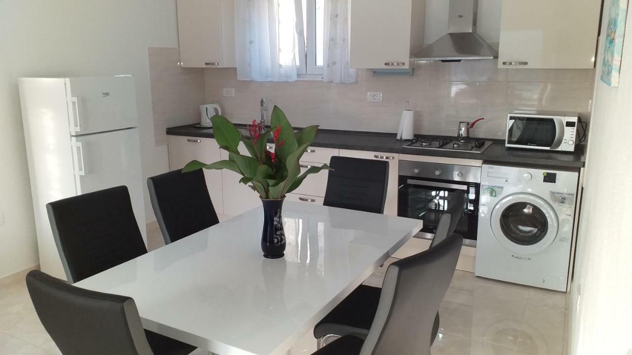 Apartment Zaklopatica Lastovo Ngoại thất bức ảnh