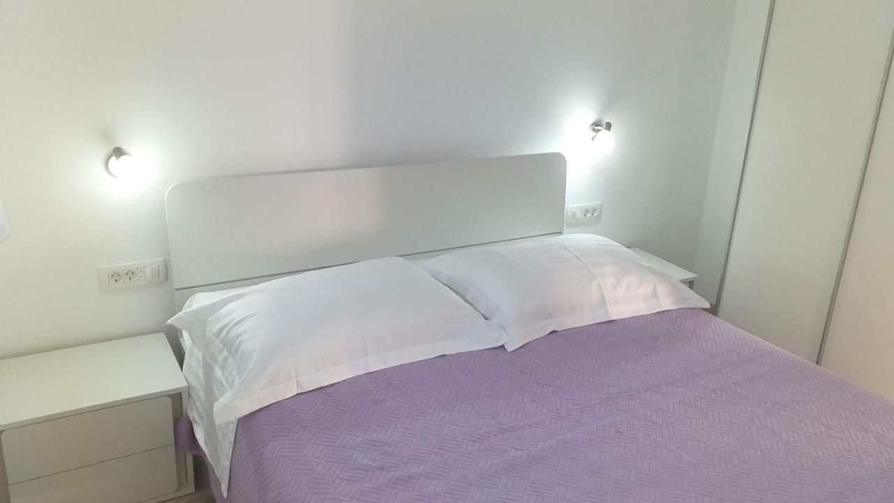 Apartment Zaklopatica Lastovo Ngoại thất bức ảnh