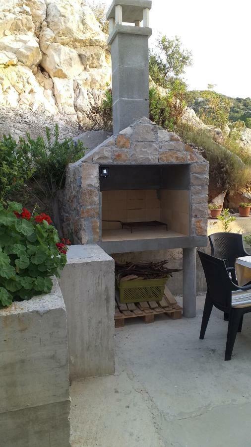 Apartment Zaklopatica Lastovo Ngoại thất bức ảnh