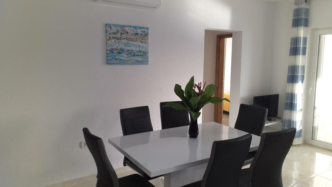 Apartment Zaklopatica Lastovo Ngoại thất bức ảnh